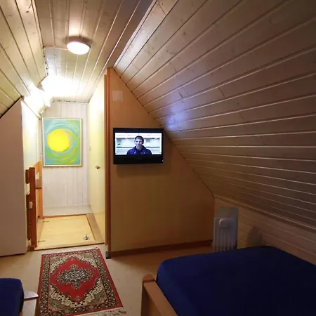 Mit 2 Schlafzimmer U, 1 Schlafsofa Apartment