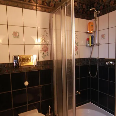 Mit 2 Schlafzimmer U, 1 Schlafsofa