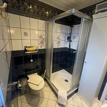 Mit 2 Schlafzimmer U, 1 Schlafsofa Apartment