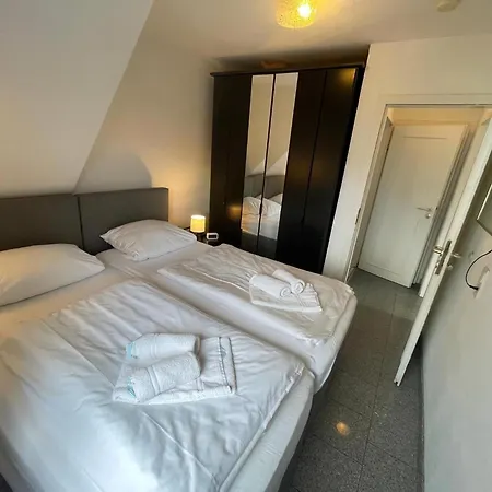 Mit 2 Schlafzimmer U, 1 Schlafsofa Apartment